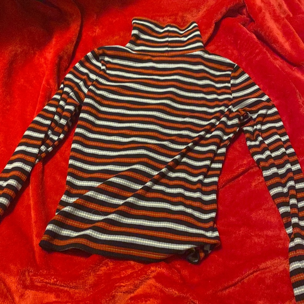 Turtleneck, long-sleeve, stretchy, good quality